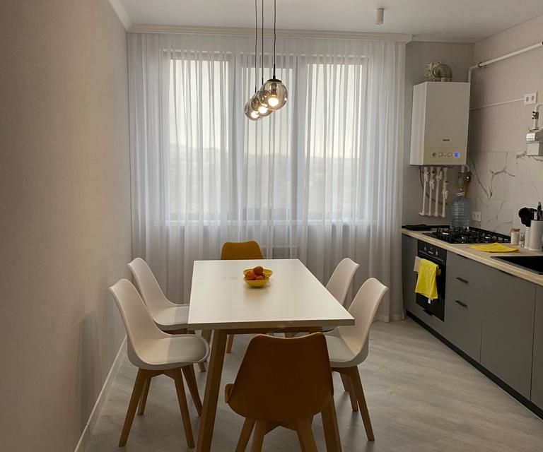 Продаётся 1-комнатная квартира, 52 м²