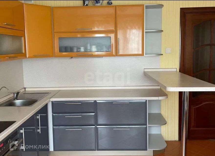 Сдаётся 3-комнатная квартира, 92 м²