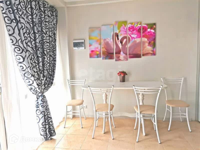 Продаётся 1-комнатная квартира, 37.8 м²
