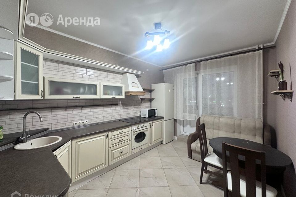 Сдаётся 2-комнатная квартира, 63 м²