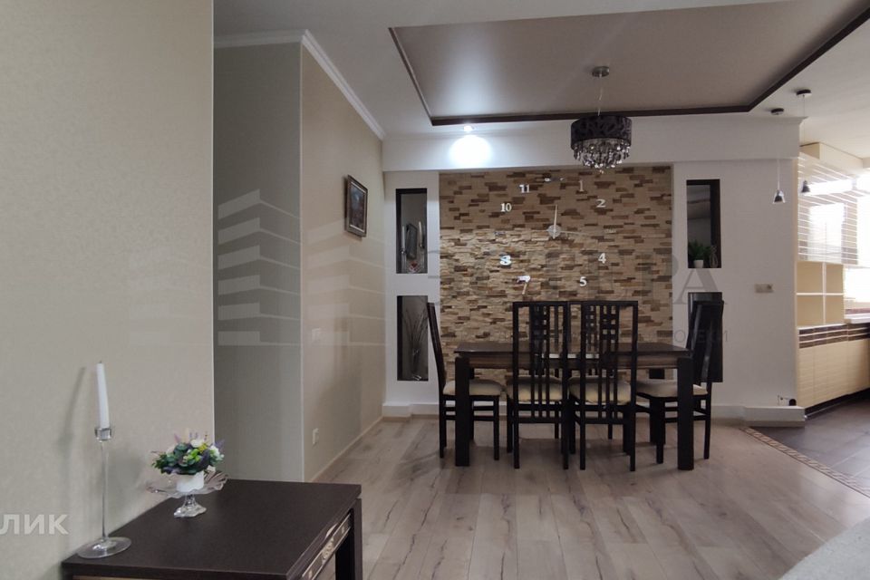 Продаётся 4-комнатная квартира, 107.1 м²