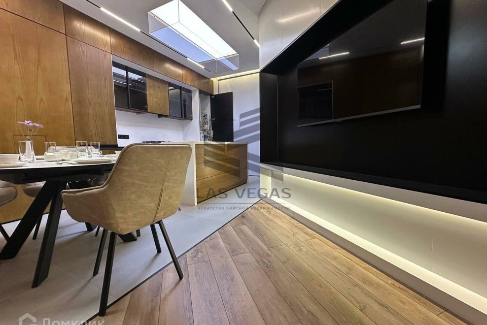 Сдаётся 2-комнатная квартира, 82 м²