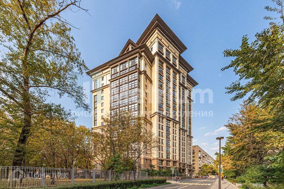 Продаётся 5-комнатная квартира, 227 м²