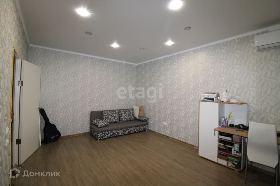 Продаётся 1-комнатная квартира, 38 м²