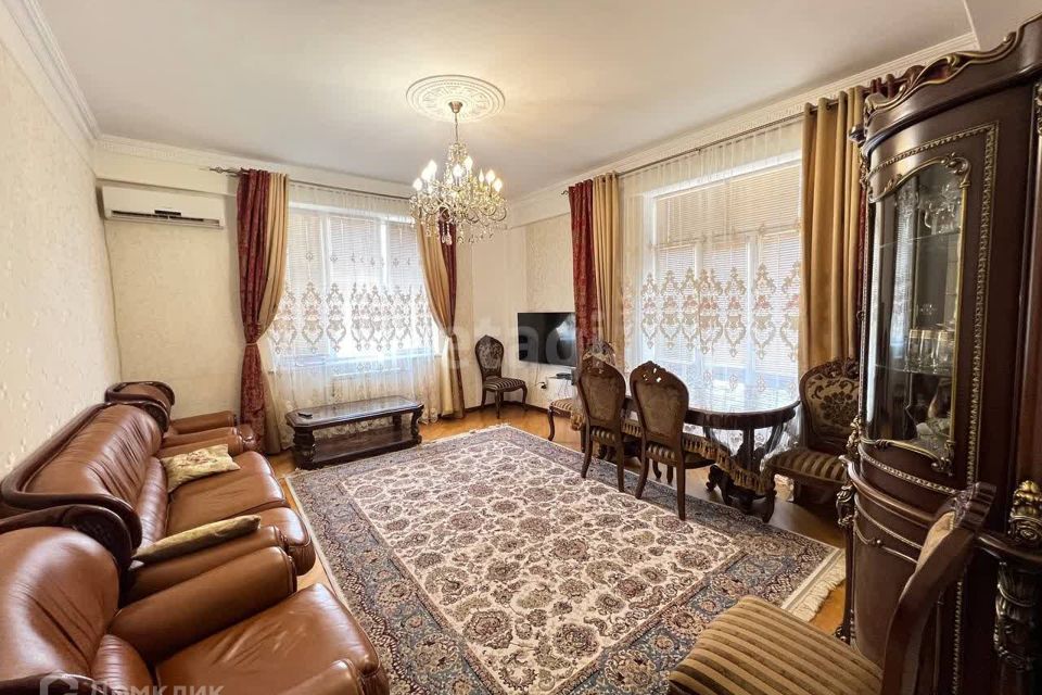 Продаётся 3-комнатная квартира, 116 м²