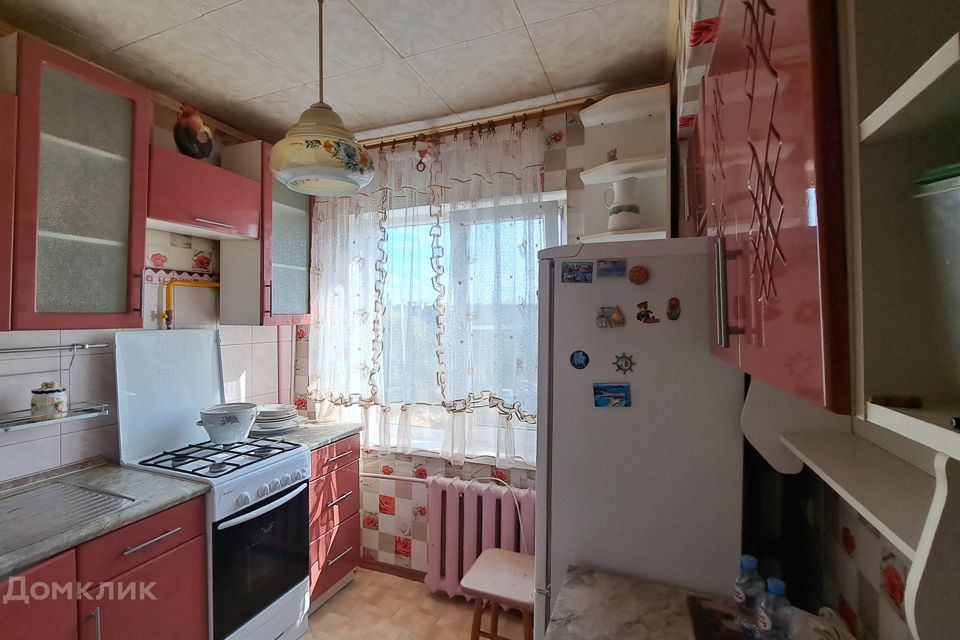 Продаётся 4-комнатная квартира, 61.8 м²
