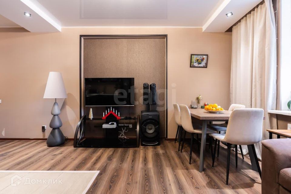 Продаётся 2-комнатная квартира, 72.8 м²