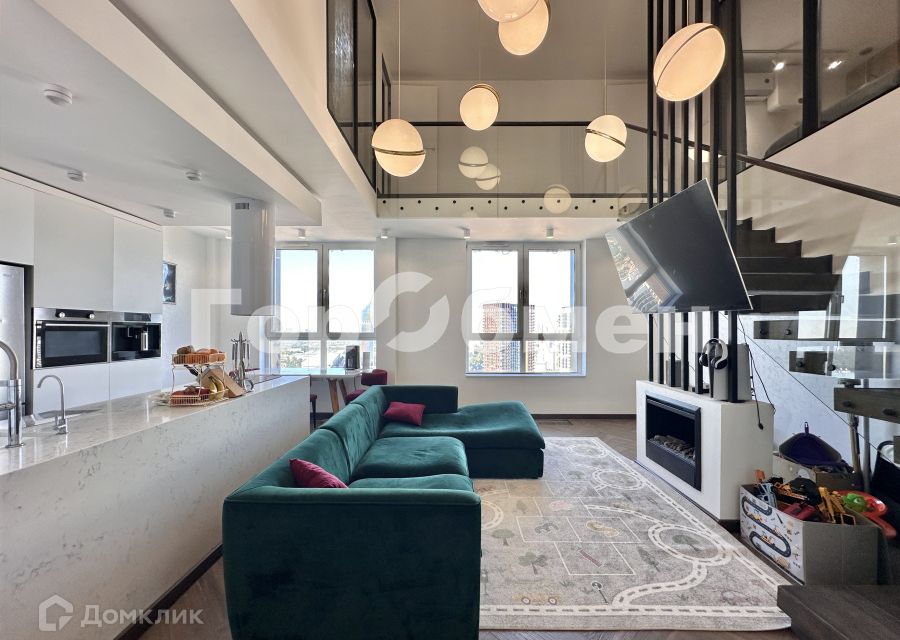 Продаётся 3-комнатная квартира, 105 м²