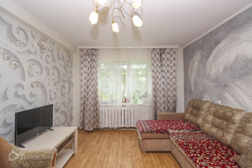 Продаётся 4-комнатная квартира, 59.2 м²