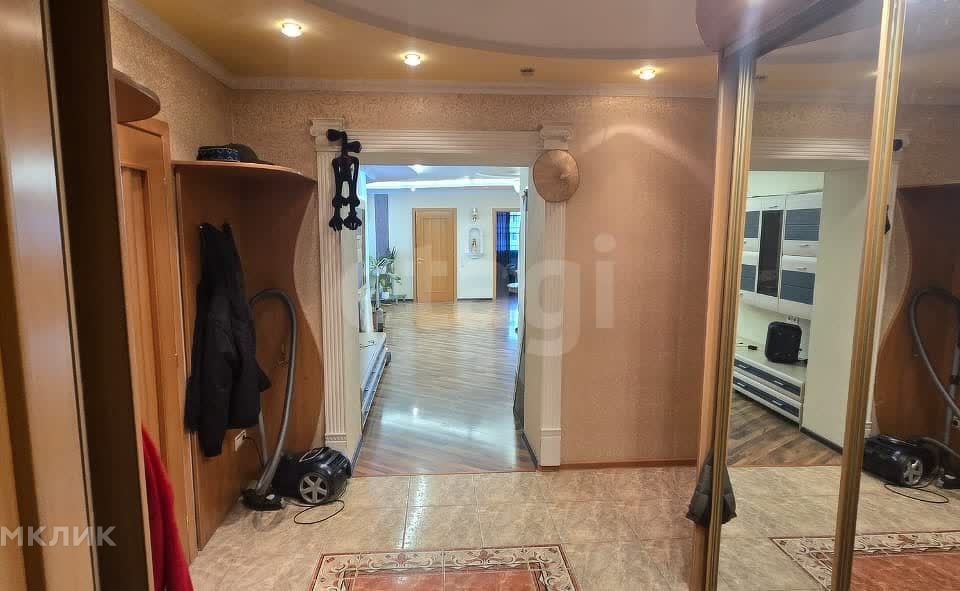 Продаётся 3-комнатная квартира, 122 м²