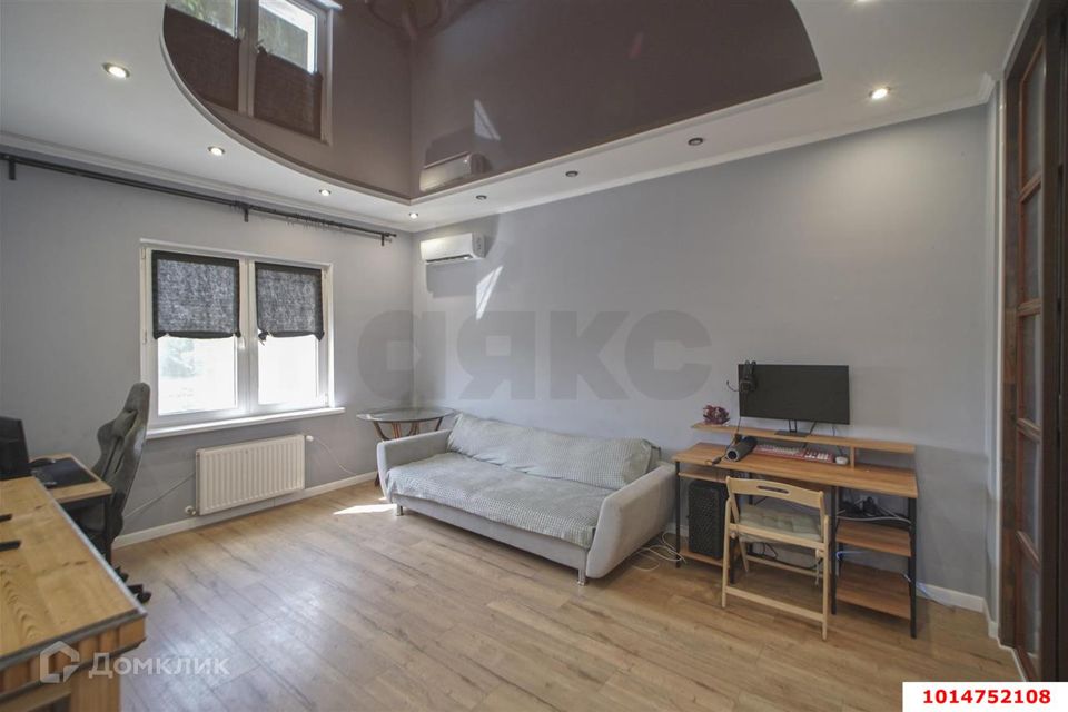 Продаётся 1-комнатная квартира, 58 м²