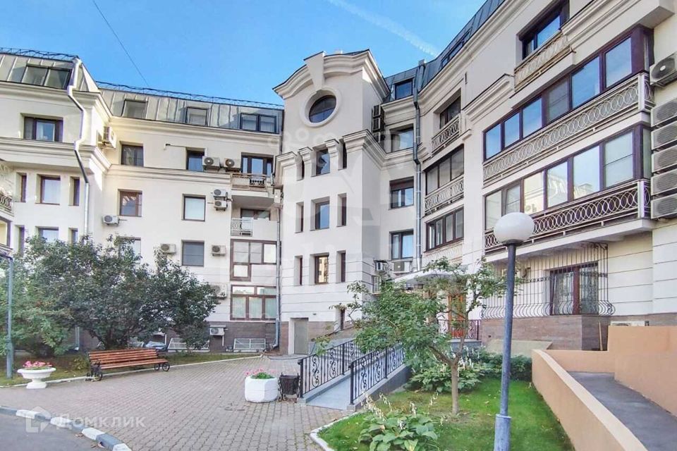 Продаётся 3-комнатная квартира, 105 м²