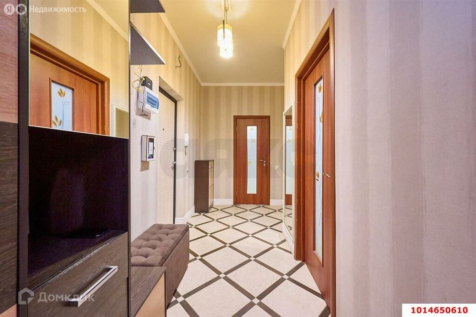 Сдаётся 2-комнатная квартира, 63.8 м²