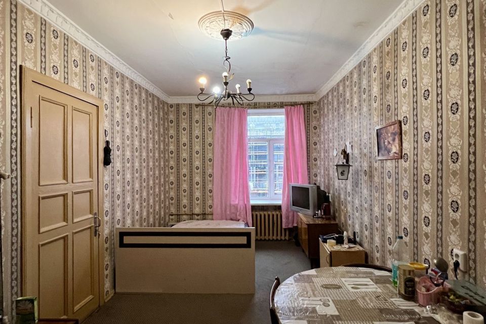 Продаётся 2 комнаты в 4-комн. квартире, 16.3 м²
