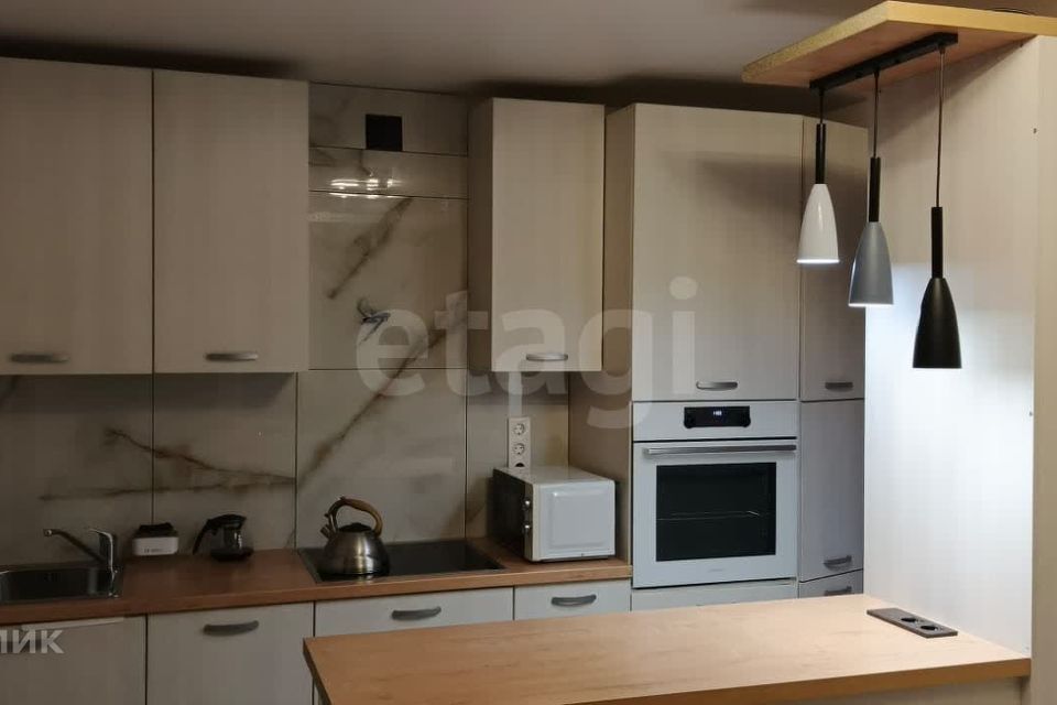 Продаётся 3-комнатная квартира, 60.5 м²