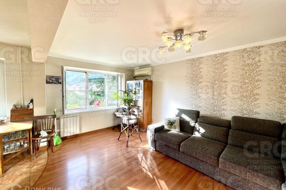 Продаётся 3-комнатная квартира, 71 м²