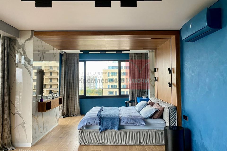 Продаётся 4-комнатная квартира, 162.2 м²