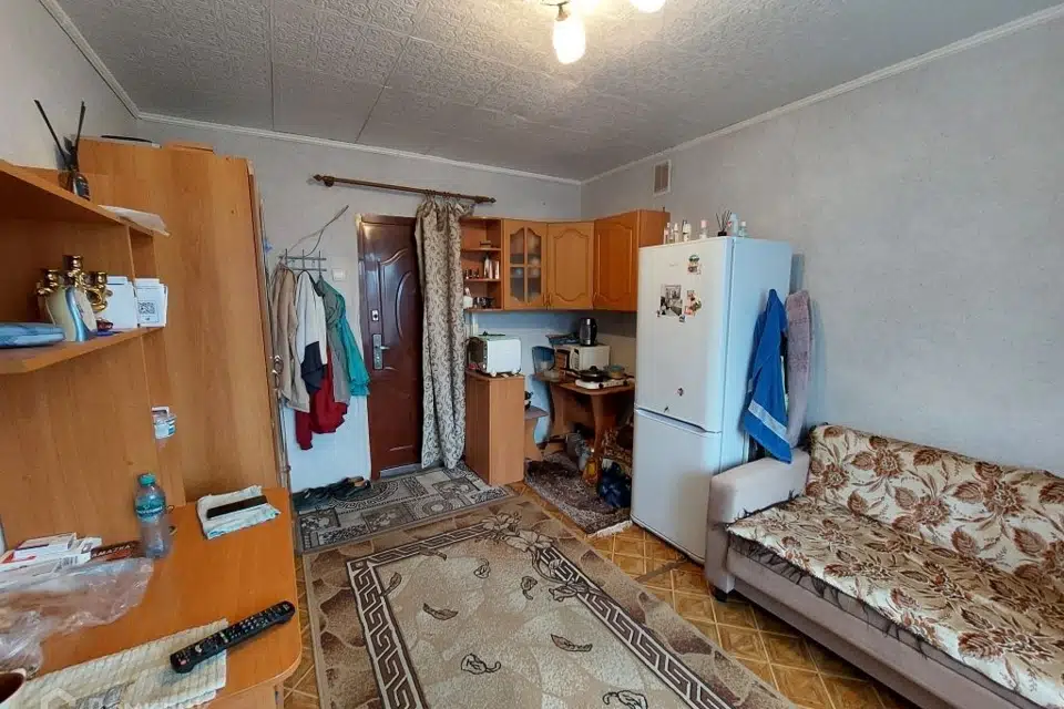 Продаётся комната в 8-комн. квартире, 12.8 м²