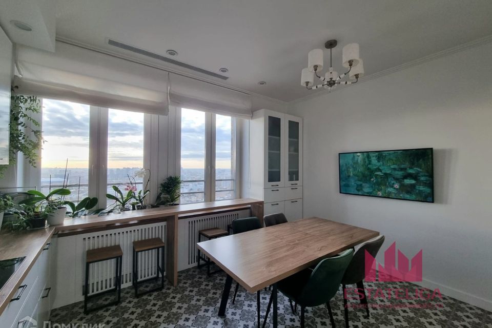 Продаётся 6-комнатная квартира, 190 м²