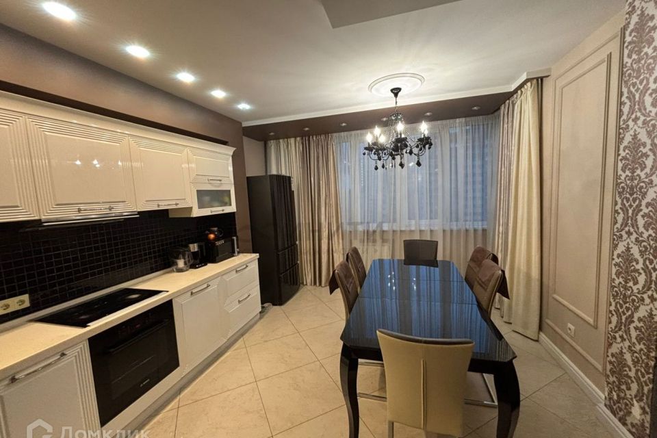 Продаётся 2-комнатная квартира, 72.1 м²