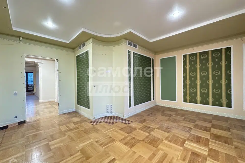 Продаётся 5-комнатная квартира, 280 м²