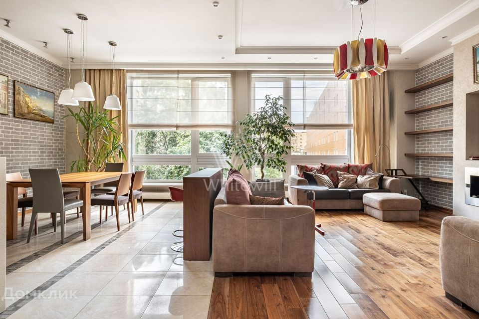 Сдаётся 5-комнатная квартира, 200 м²
