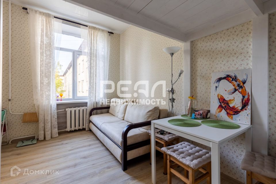 Продаётся комната в 3-комн. квартире, 12.7 м²