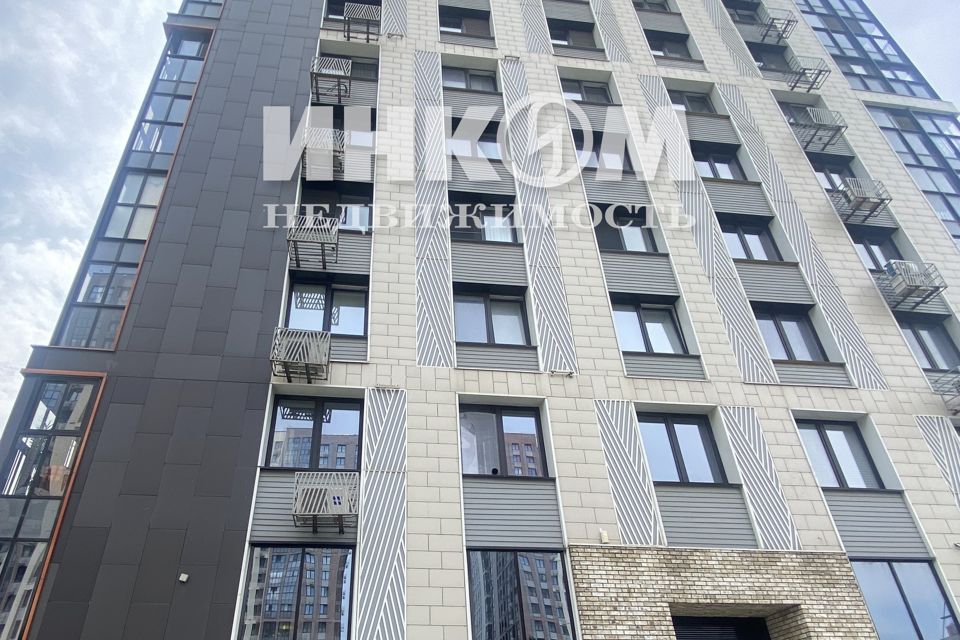 Продаётся 4-комнатная квартира, 105 м²