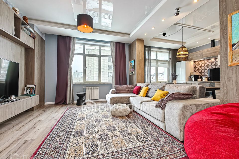 Продаётся 3-комнатная квартира, 105 м²
