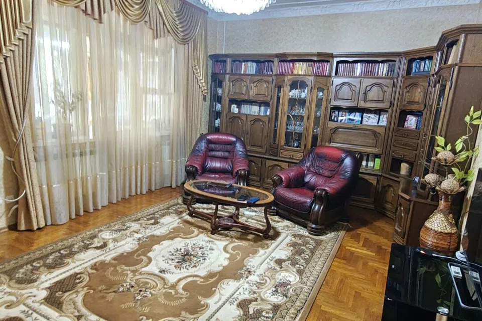 Продаётся 4-комнатная квартира, 96 м²