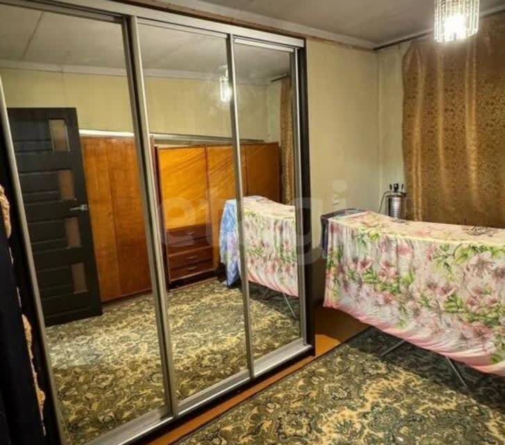 Продаётся 4-комнатная квартира, 61.3 м²