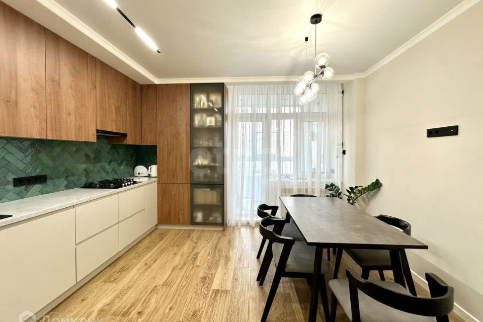 Продаётся 3-комнатная квартира, 87 м²