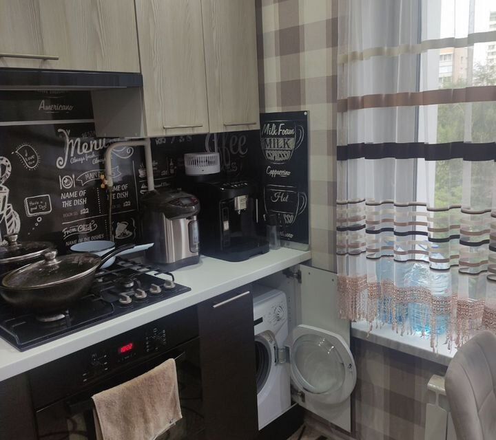 Продаётся 3-комнатная квартира, 50.6 м²