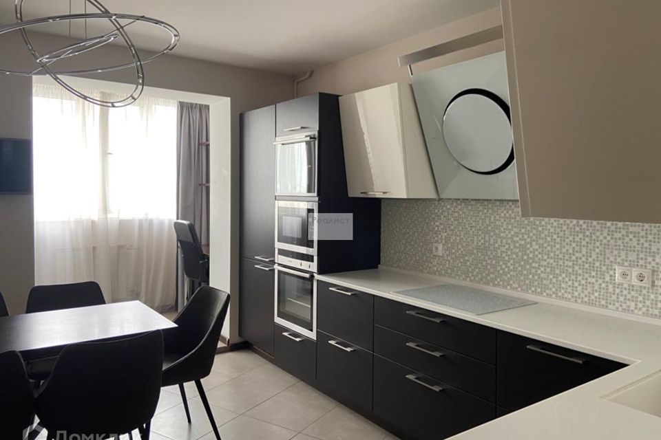 Сдаётся 2-комнатная квартира, 65 м²