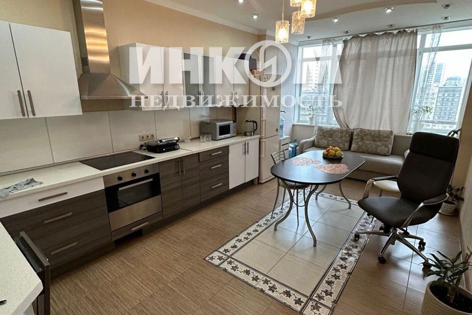 Продаётся 2-комнатная квартира, 82.2 м²
