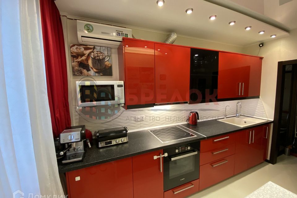 Продаётся 1-комнатная квартира, 42 м²