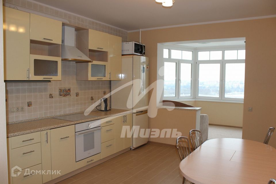 Сдаётся 1-комнатная квартира, 55 м²