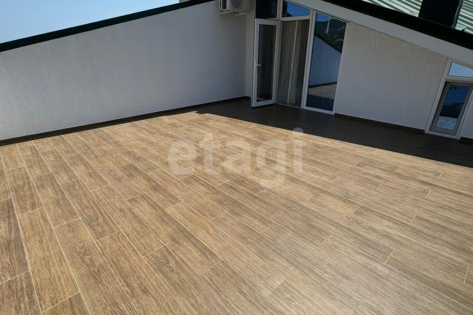 Продаётся студия, 60 м²