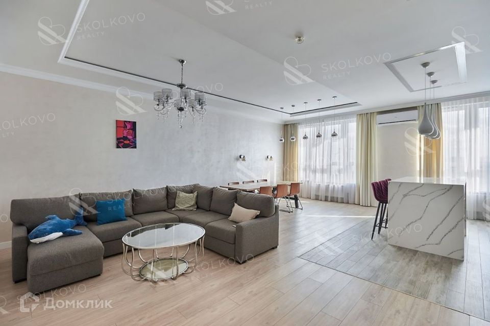 Сдаётся 3-комнатная квартира, 140 м²