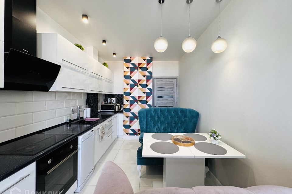 Продаётся 2-комнатная квартира, 65.2 м²