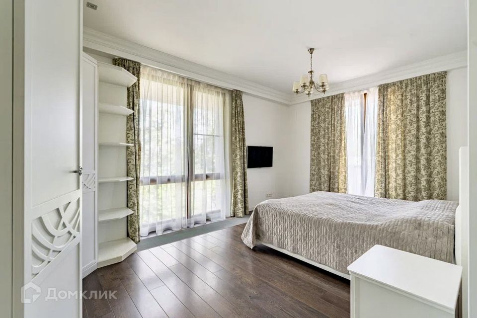 Продаётся 3-комнатная квартира, 112 м²