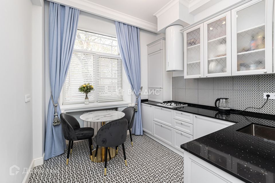 Продаётся 3-комнатная квартира, 70 м²