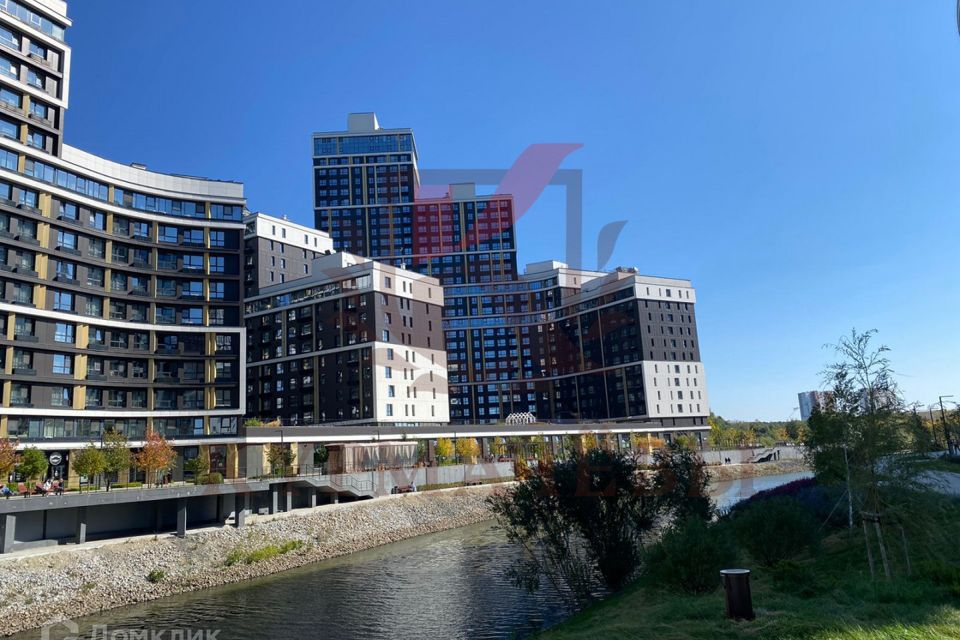 Продаётся 5-комнатная квартира, 172 м²