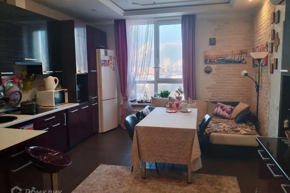 Продаётся 4-комнатная квартира, 103 м²