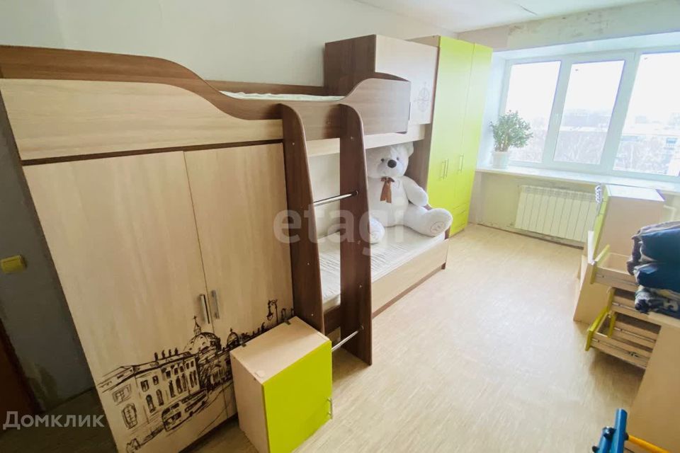 Продаётся 4-комнатная квартира, 67.8 м²