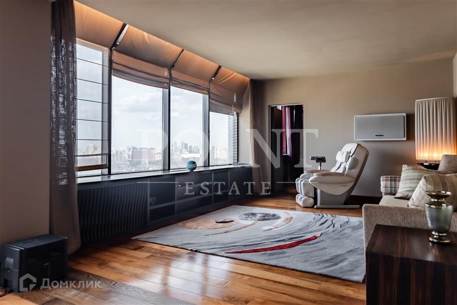Продаётся 3-комнатная квартира, 157 м²