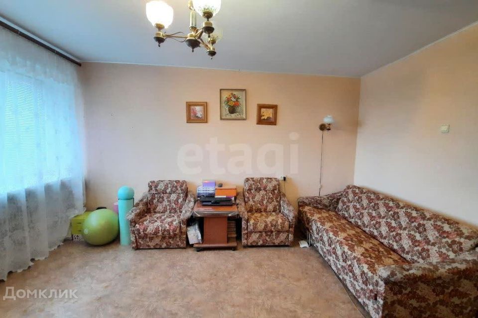Продаётся 4-комнатная квартира, 75.8 м²