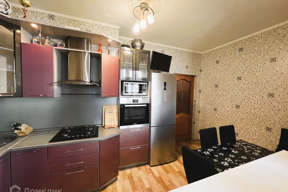 Продаётся 1-комнатная квартира, 49 м²
