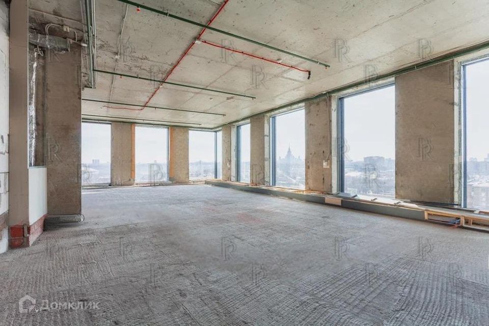 Продаётся 6-комнатная квартира, 594.8 м²