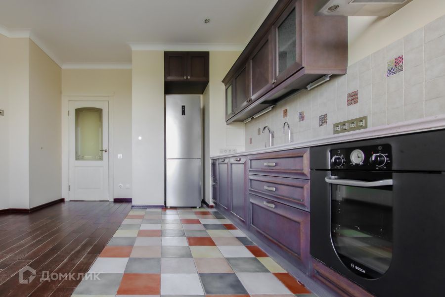 Сдаётся 4-комнатная квартира, 150 м²
